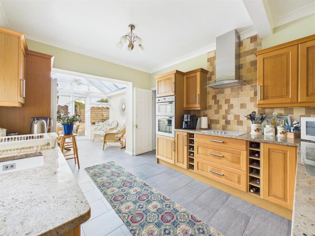 Springfield Avenue, Porthcawl photo 3