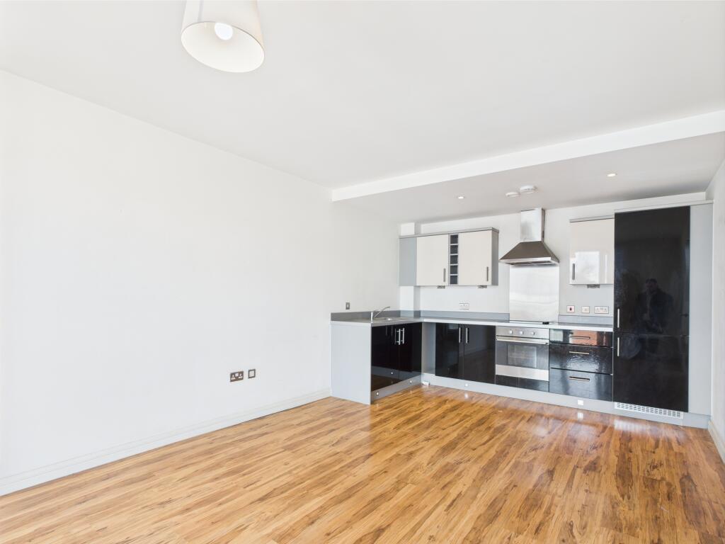 Apartment in Birmingham, Chinese Quarter, Digbeth - View 2