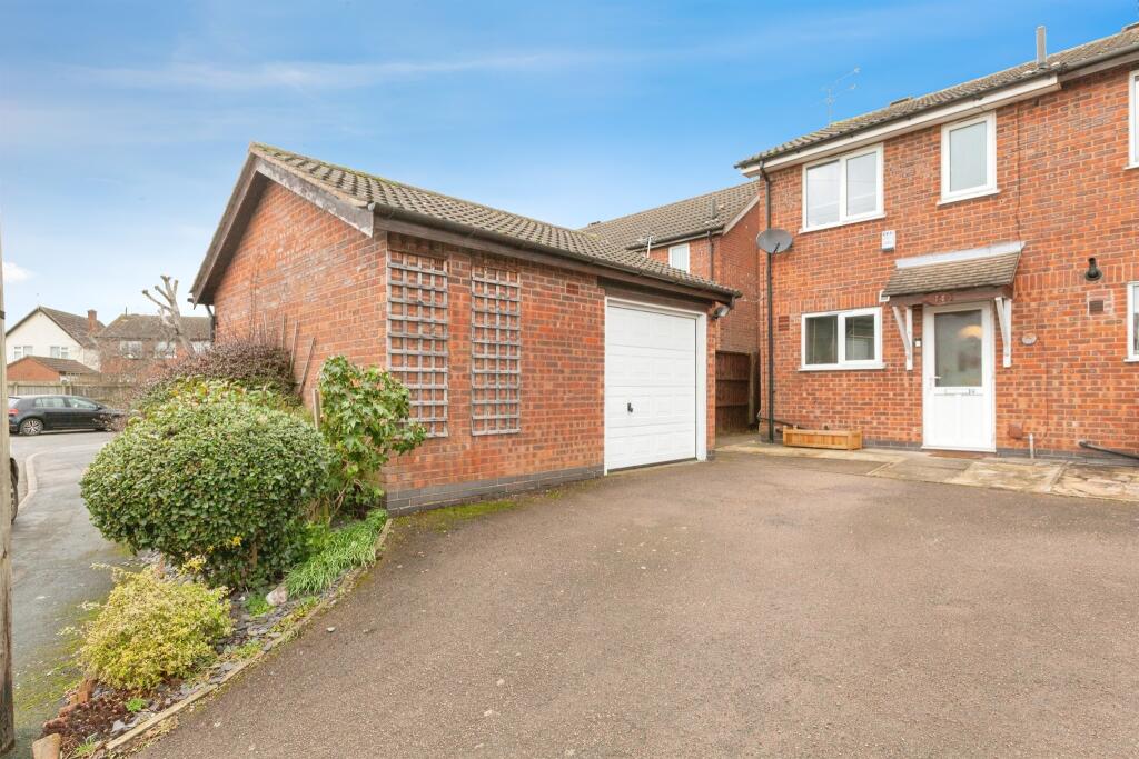 2-bed semi-detached on Walcote Close, Hinckley, £220,000