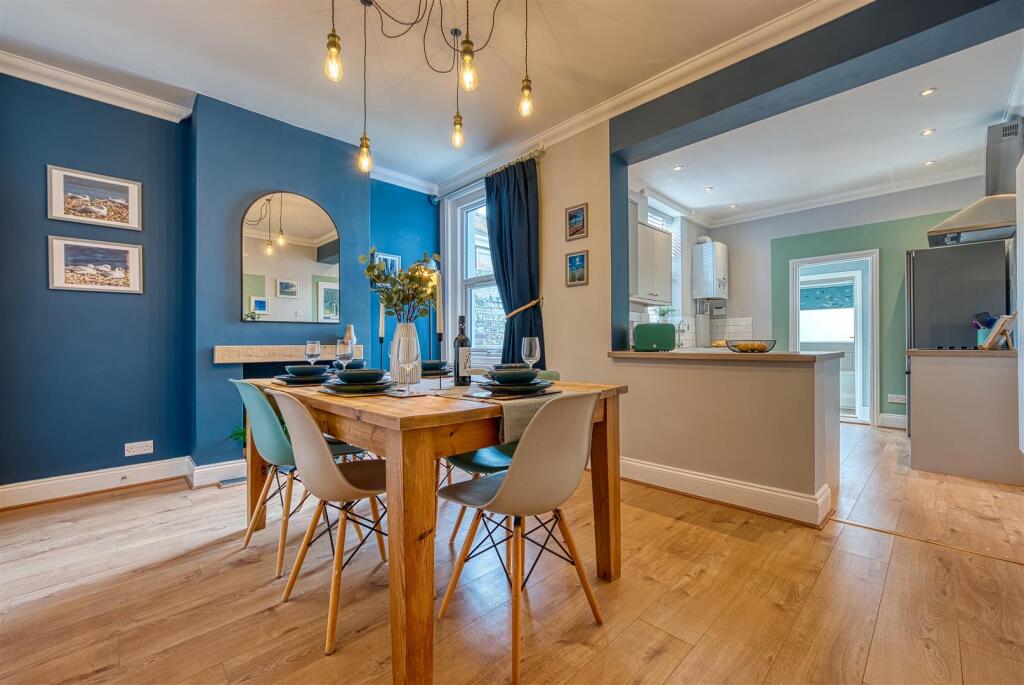 House in Portsmouth - View 6