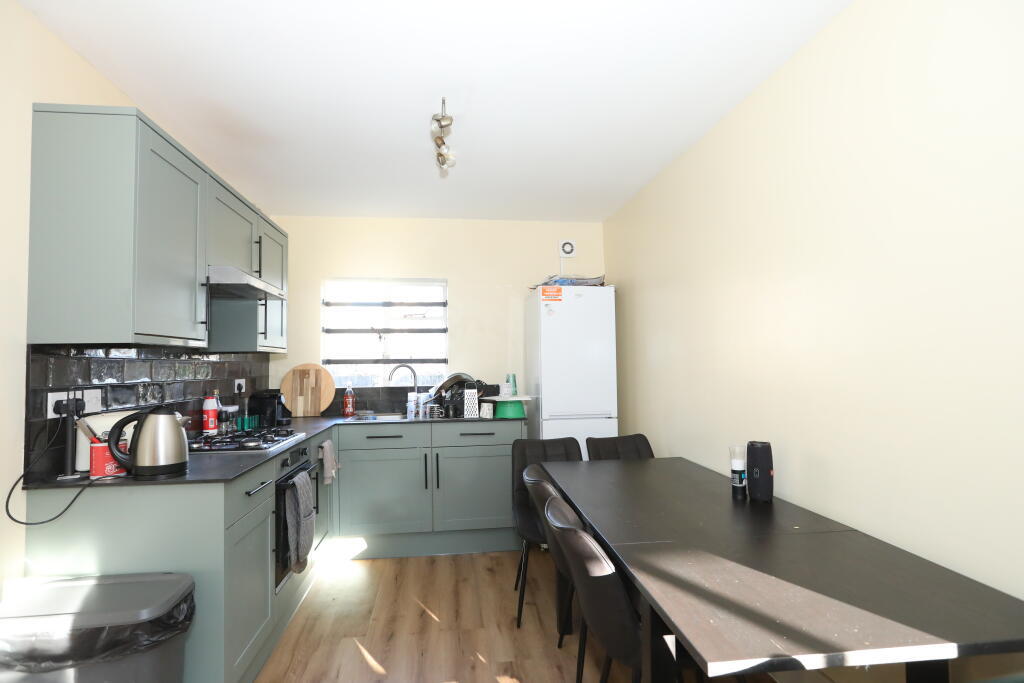 Apartment in Bristol, Westbury Park - View 5