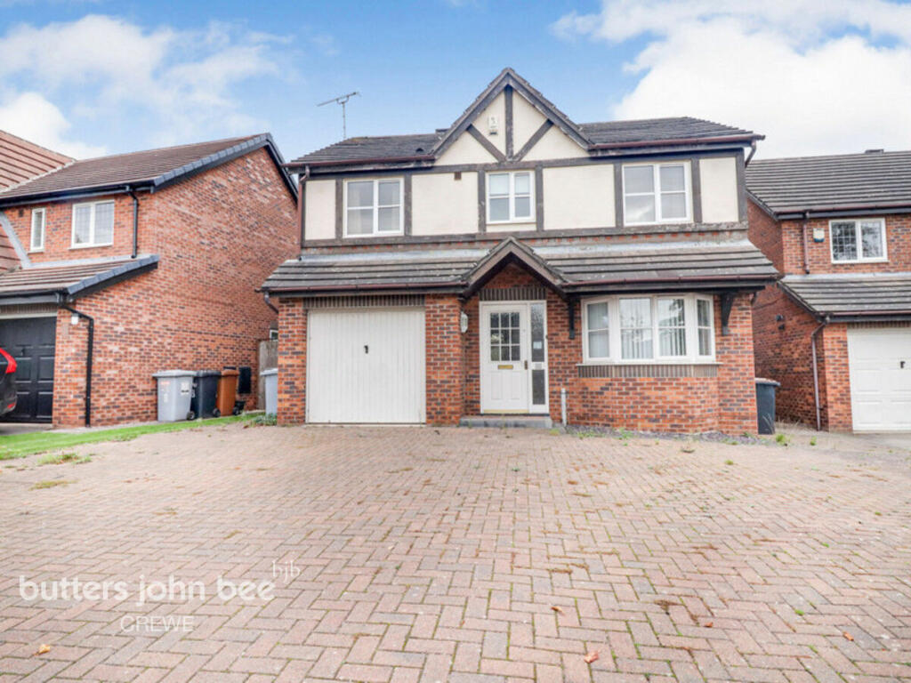 4-bed detached on James Atkinson Way, Crewe, £300,000