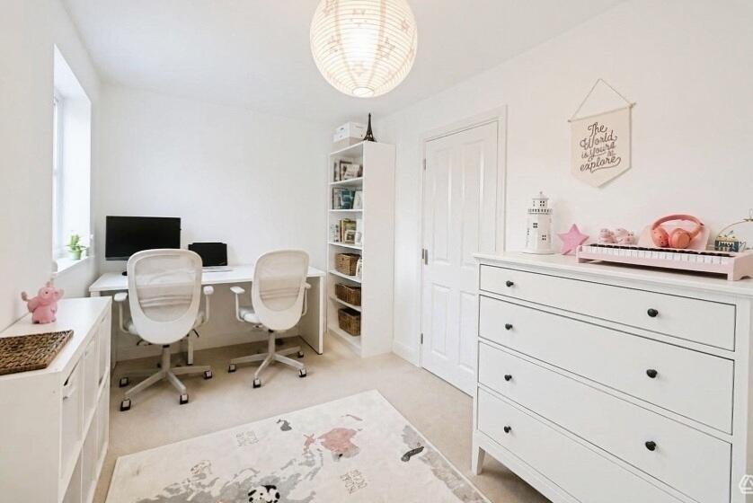 House in Bracknell, Jennett's Park, Hanworth - View 3