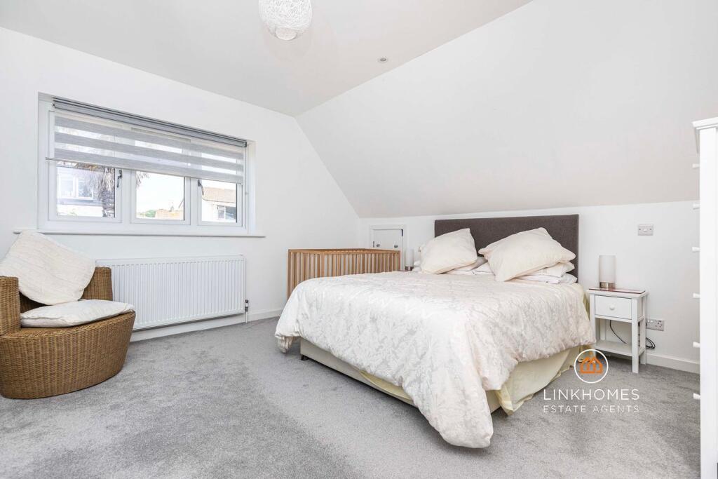 Pottery Road, Poole, BH14 photo 5