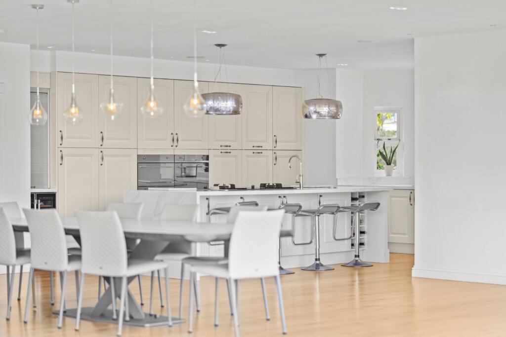 House in Guildford - View 5
