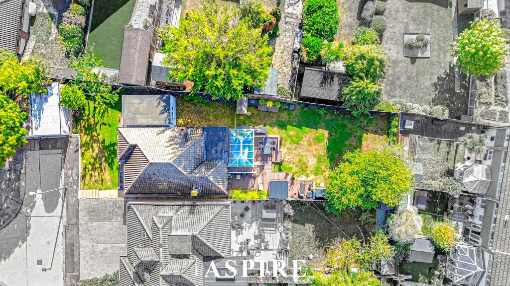 House in Southend-on-Sea - View 2