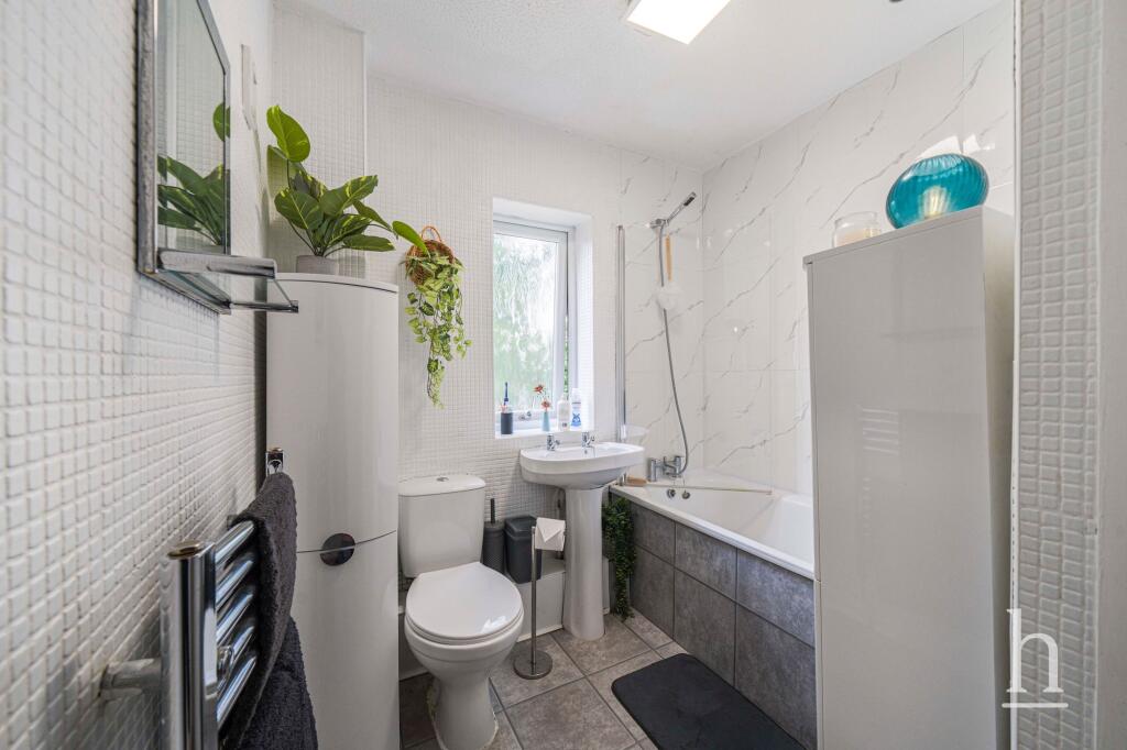 Apartment in Prenton, Noctorum - View 4