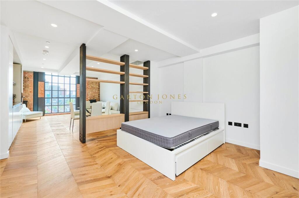 Apartment in London - More