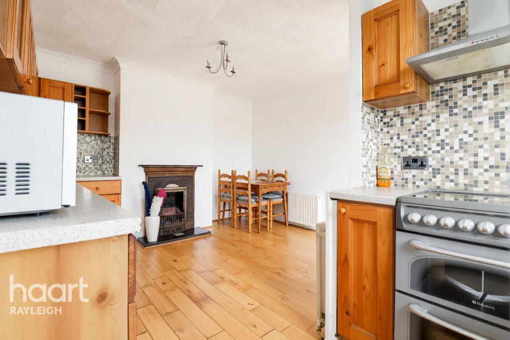House in Southend-on-Sea - View 4