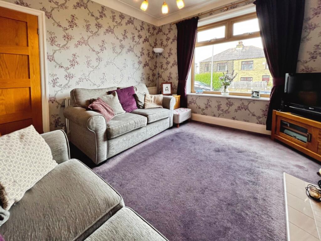 House in Bradford, Haigh Fold, Undercliffe - More