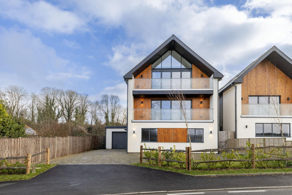 Main image of property: The Furlongs, Tadworth, KT20