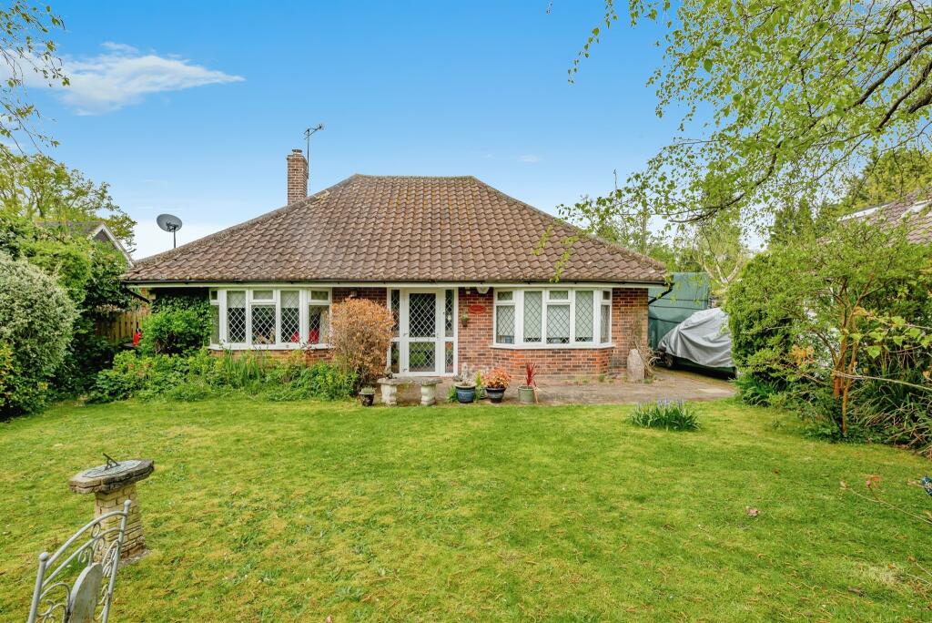 Millers Lane, Outwood, Redhill photo 3