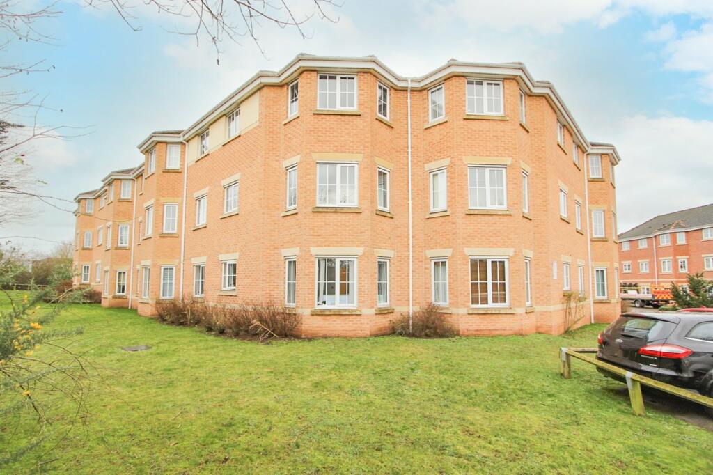 2-bed flat on Jenkinson Grove, Armthorpe, Doncaster, DN3, £99,950