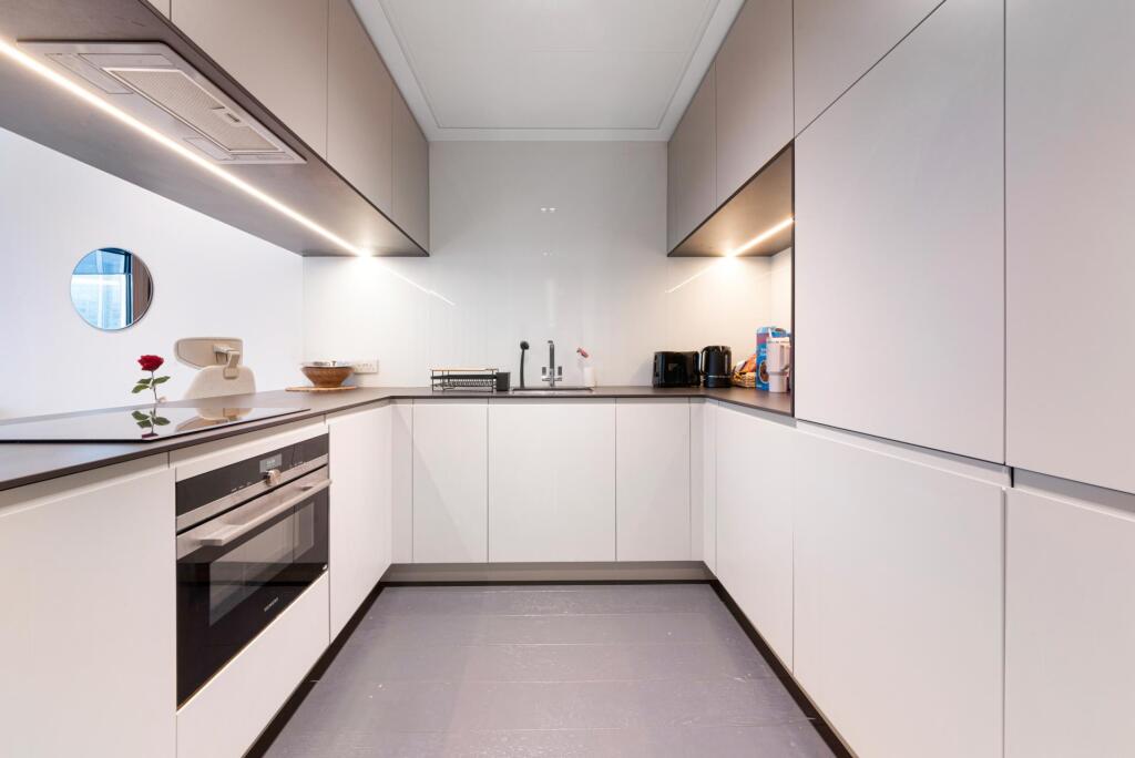 Apartment in London, St John's Estate, Isle of Dogs - View 3