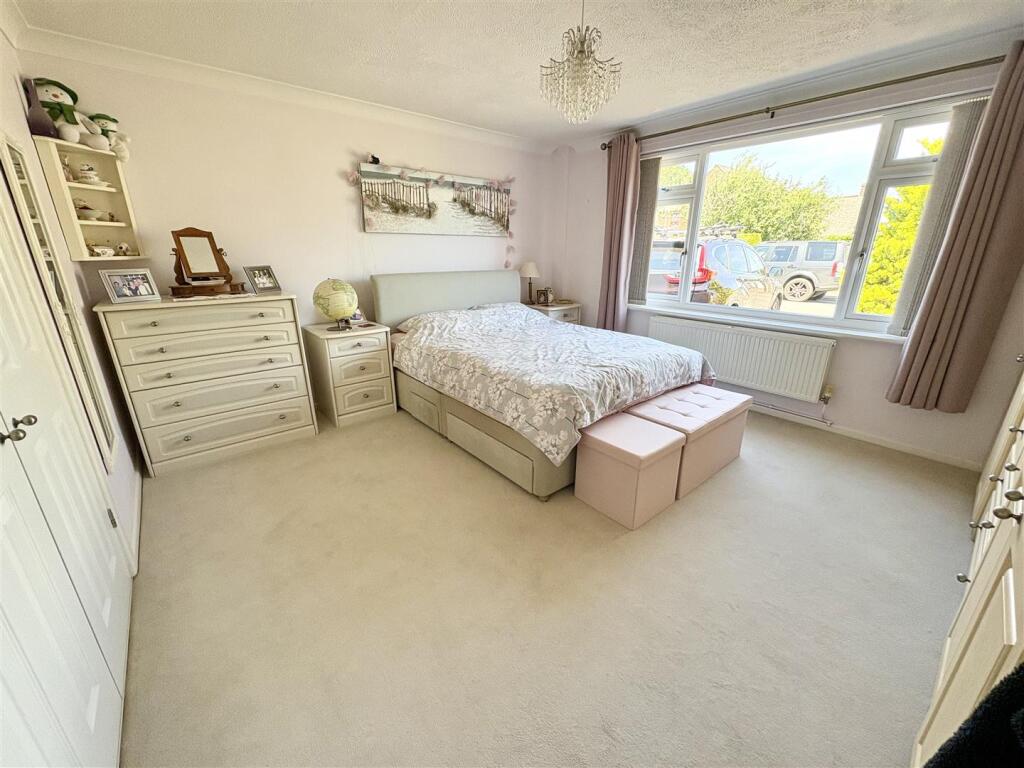 House in Ferndown, Tricketts Cross - More