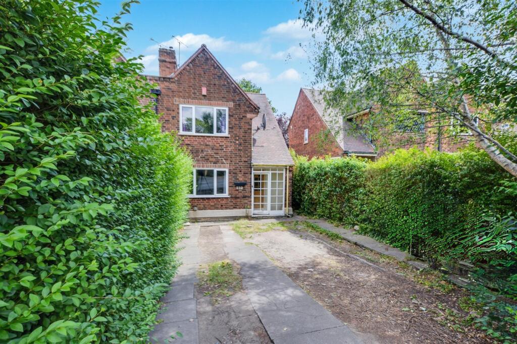 Main image of property: Wollaton Road, Beeston, Nottingham