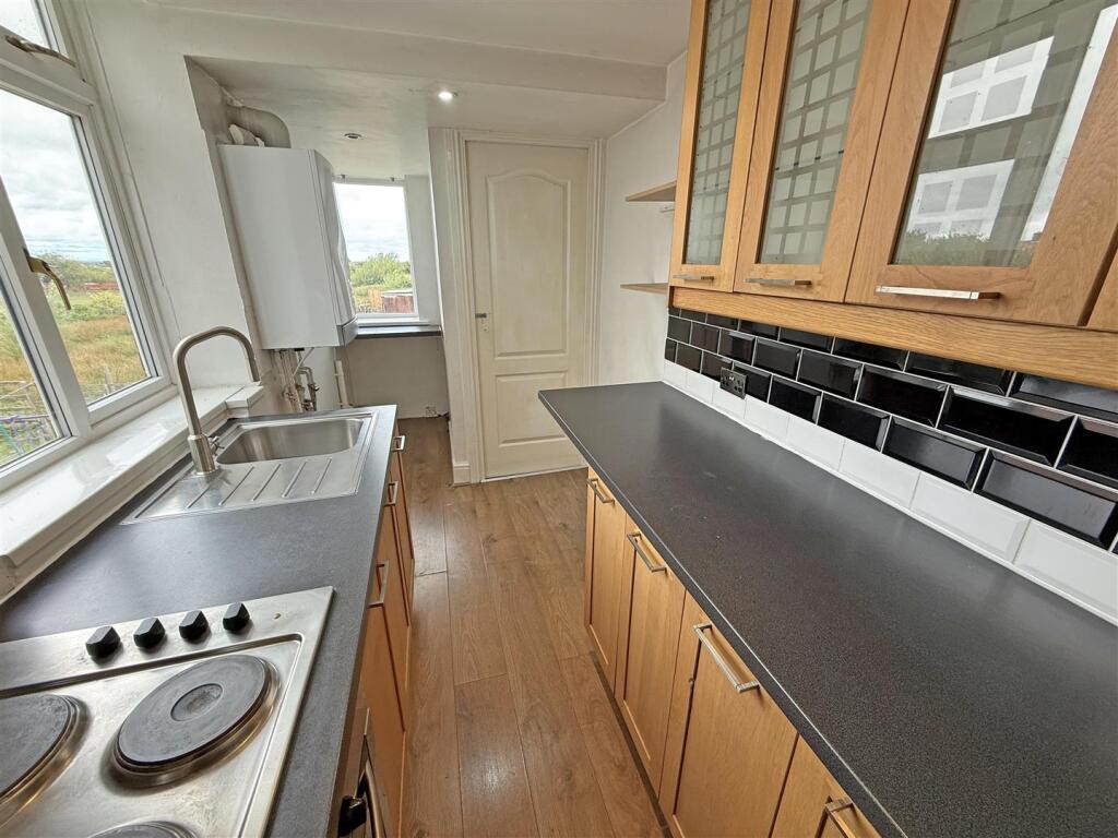 Apartment in North Tyneside, North East - View 3