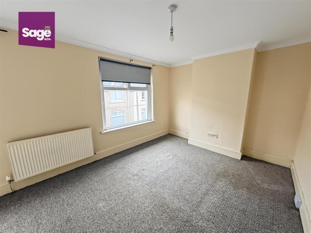 House in Risca, Pontymister - More