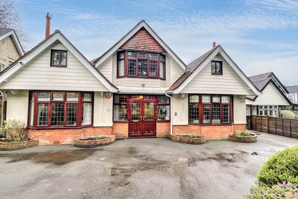 Main image of property: Queens Park