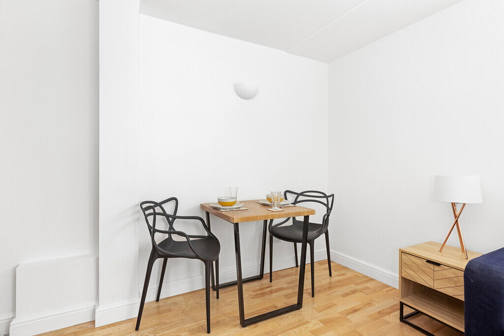 Apartment in London - View 5