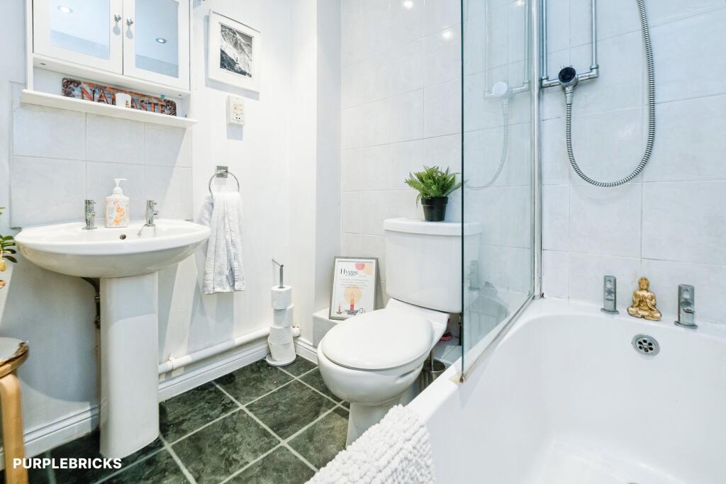 Apartment in London - More