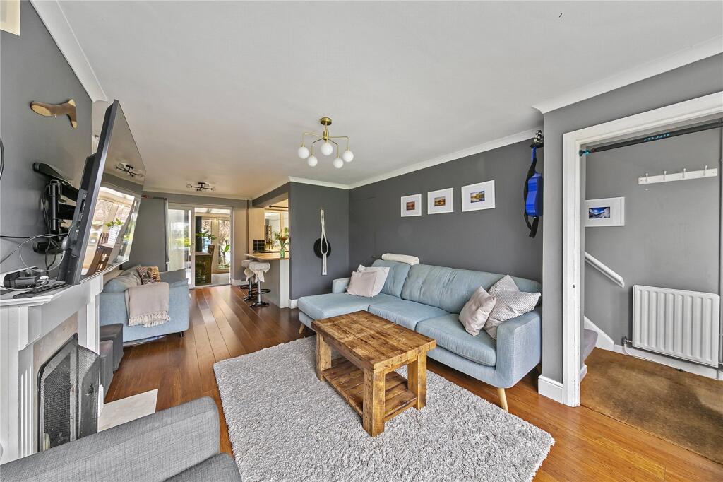 Elizabeth Gardens, Sunbury On Thames - Más