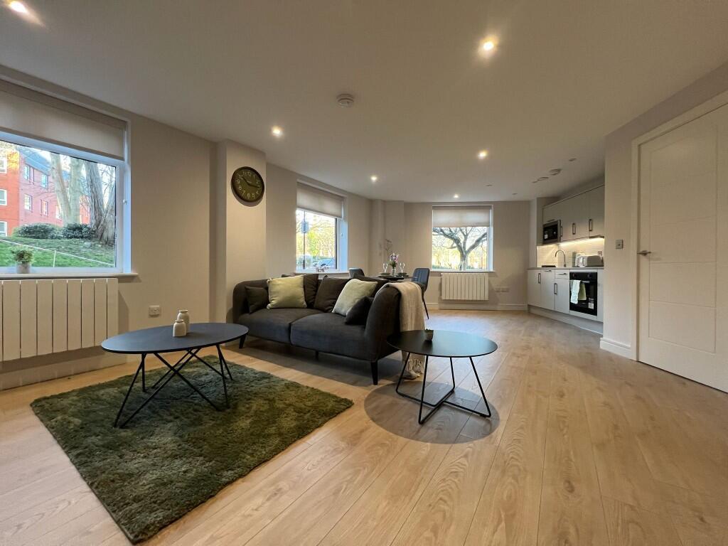 Apartment in Leeds - View 3