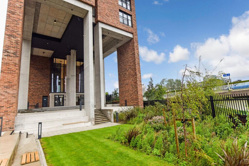 Apartment in Salford, Ordsall - View 3