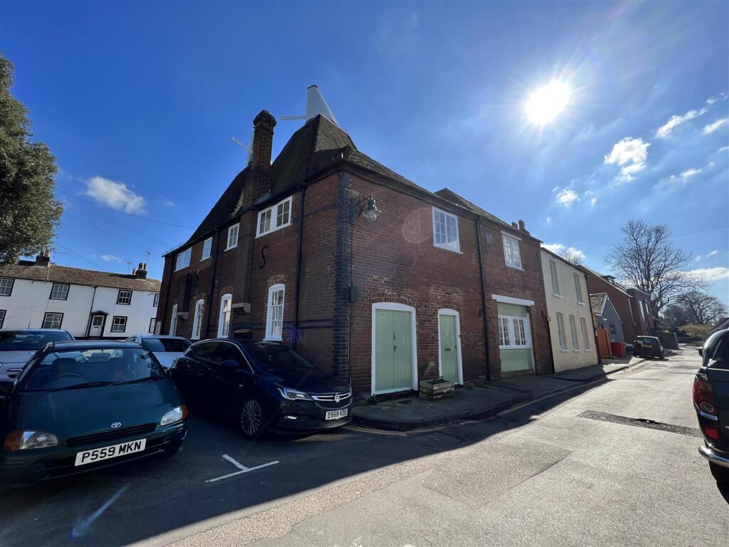 Main image of property: The Old Oast, Canterbury Ref - 3262