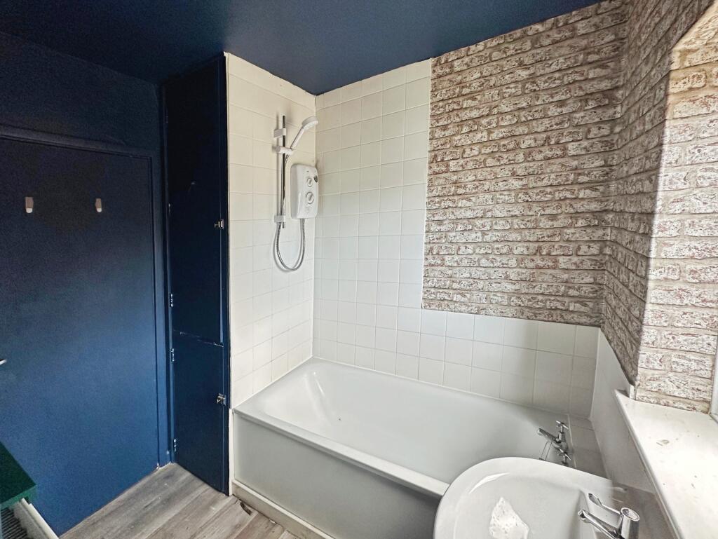 Apartment in Telford - More
