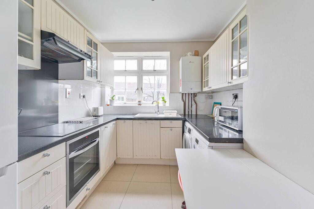4-bed flat on Wood House, Gaskell Street, Stockwell, London, SW4, £500,000