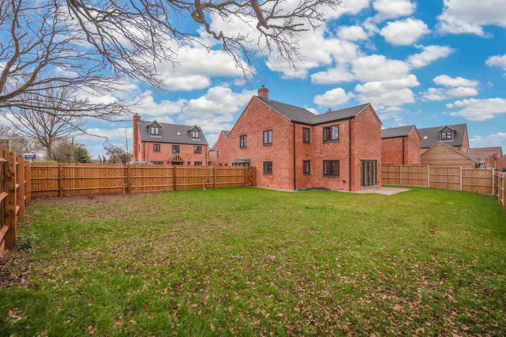 Spa Farm Court, Stratford-Upon-Avon, CV37 photo 4