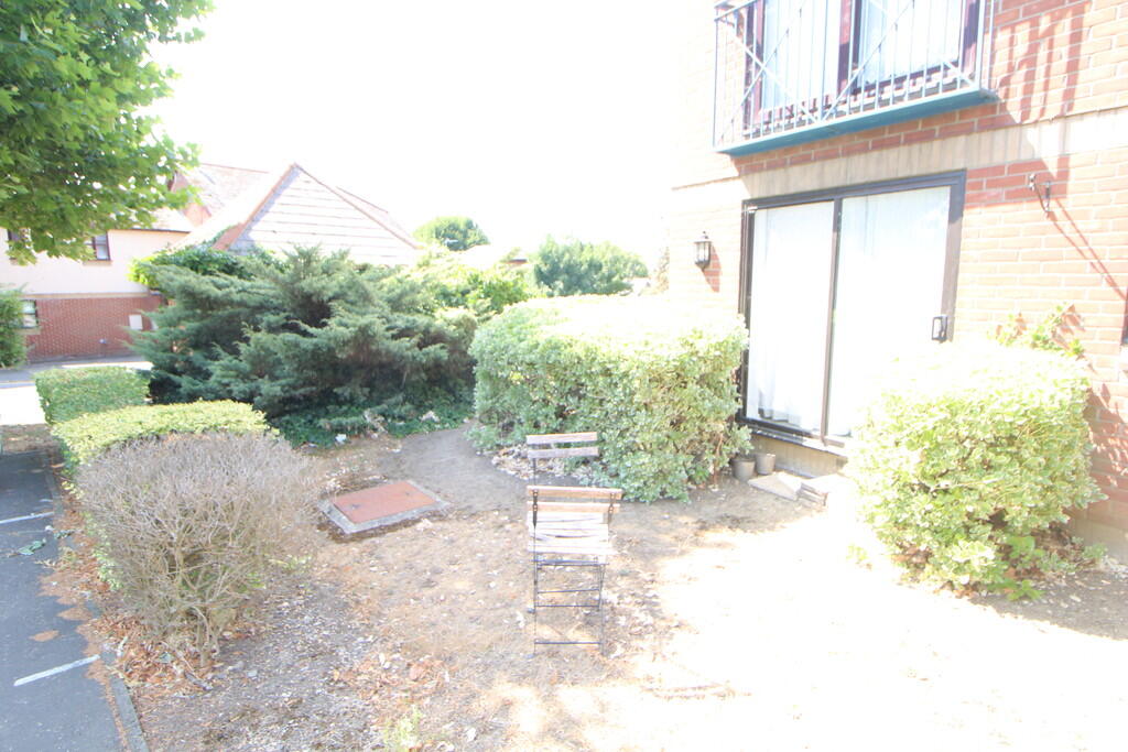 Apartment in Colchester - More