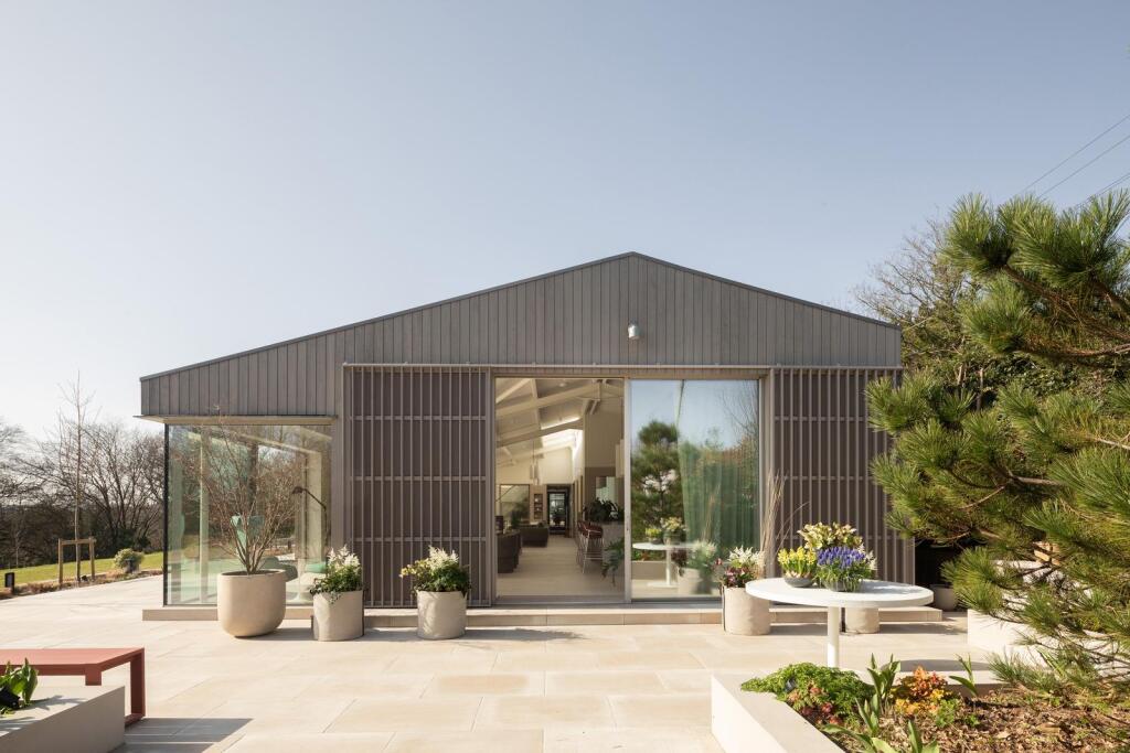 House in Wealden, Mayfield and Five Ashes - More