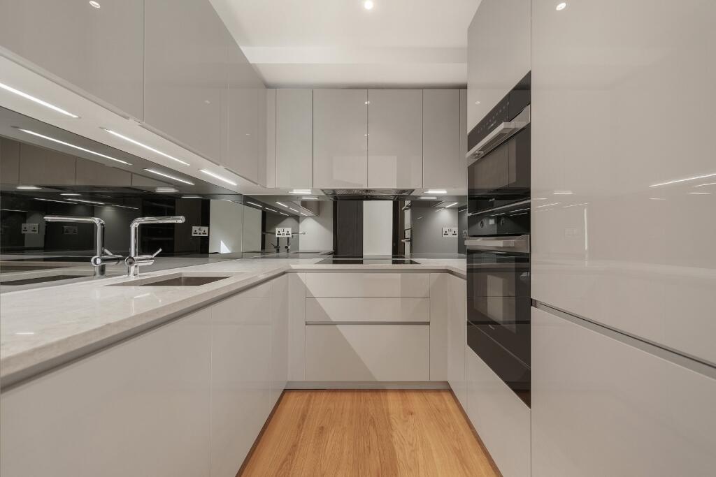 Apartment in London, Earl's Court - View 3