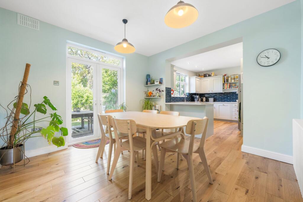 The Knoll, Beckenham, BR3 photo 4