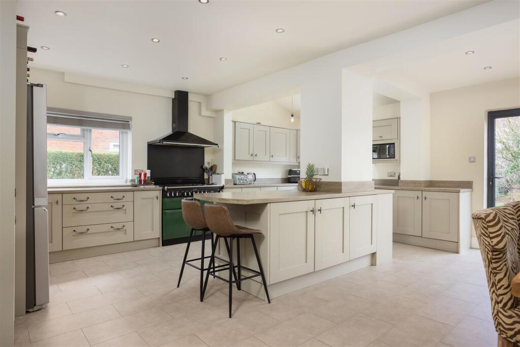 House in Leeds, Primley Park, Moortown - View 4
