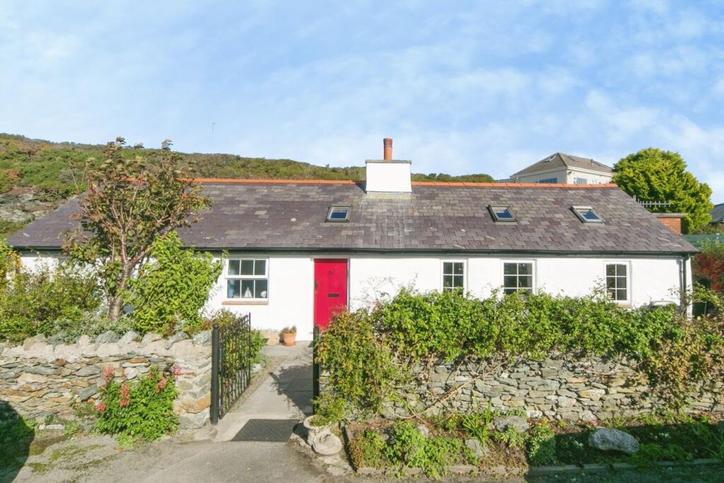 House in Trearddur Bay, Ynys Môn / Isle of Anglesey
