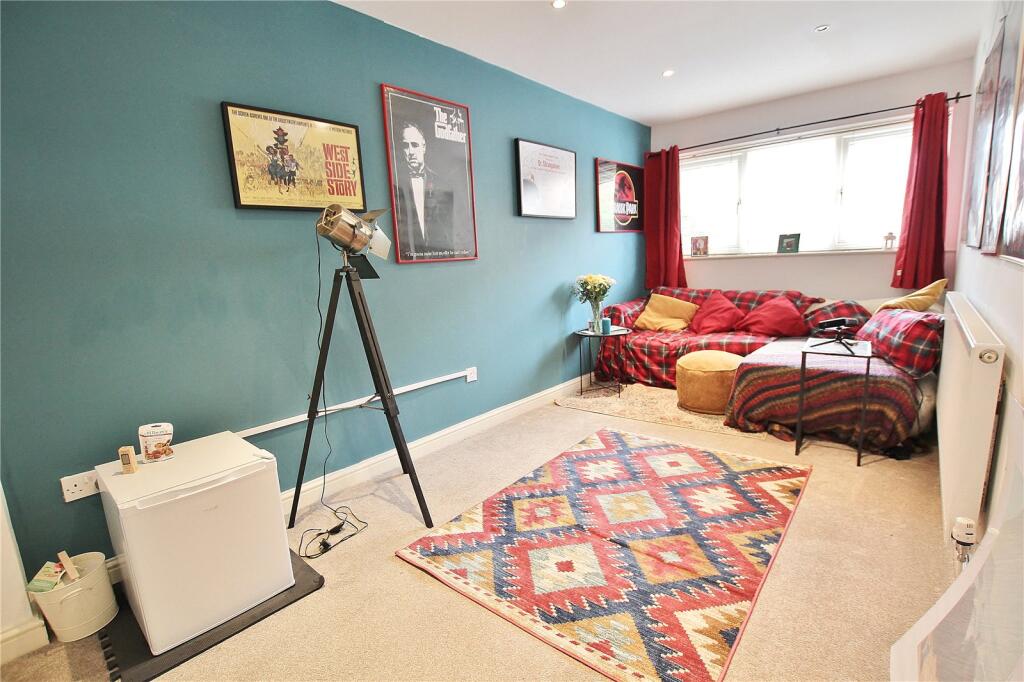 Blackberry Way, Pontprennau, Cardiff, CF23 photo 4