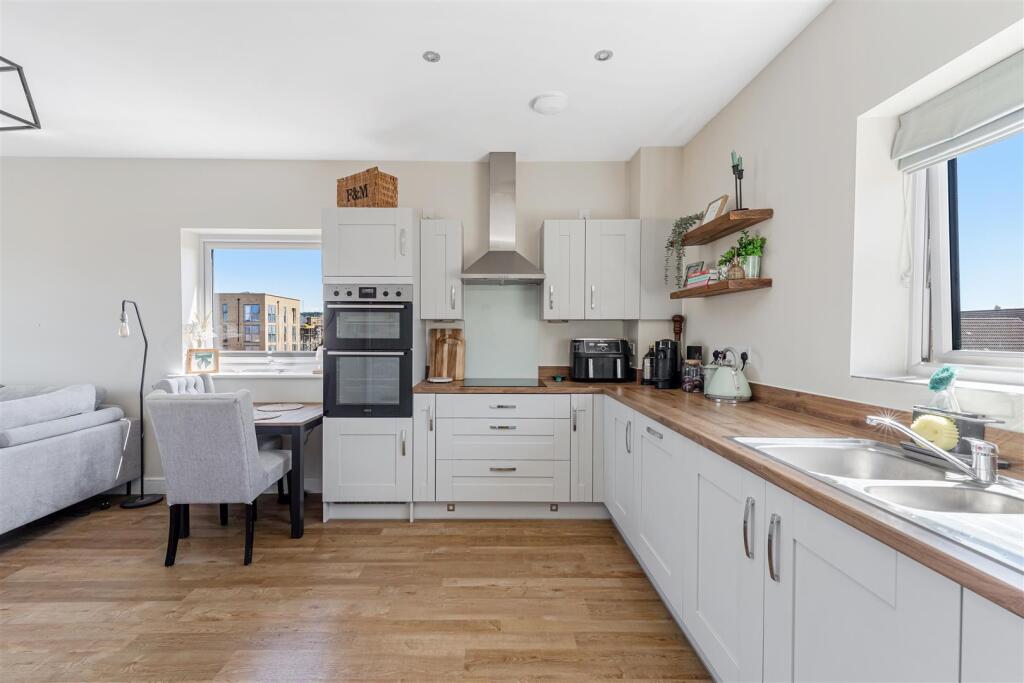 Apartment in Banwell, North Somerset - View 3