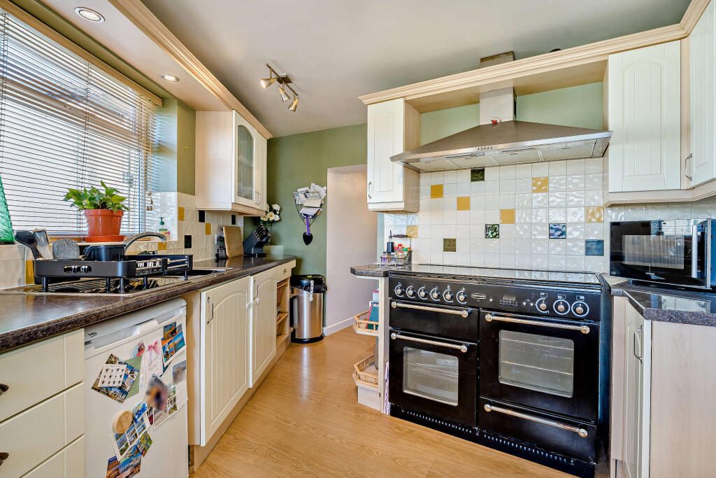 House in Gloucester - View 5