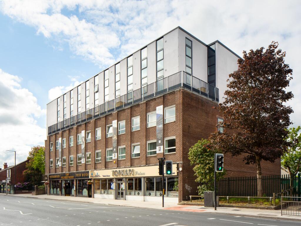 Main image of property: Flat 19,  Dale House, London Road, Hazel Grove, Stockport, SK7