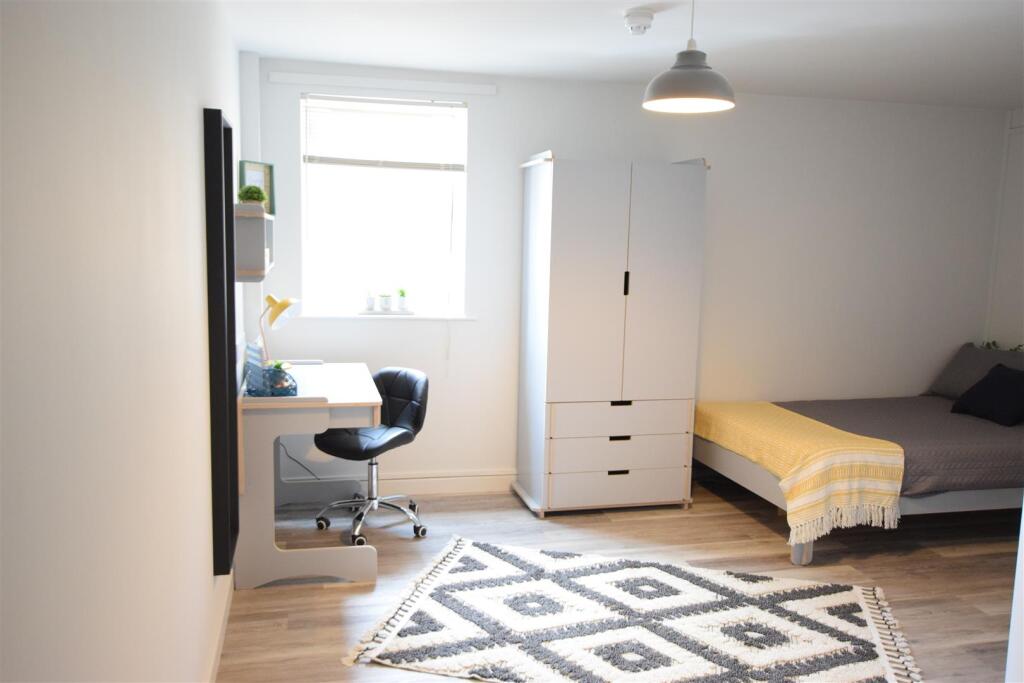 Main image of property: Brayford Court - Studio Room - 26/27