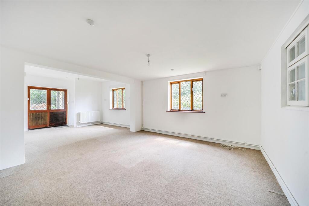 House in Swindon, Wiltshire - View 4