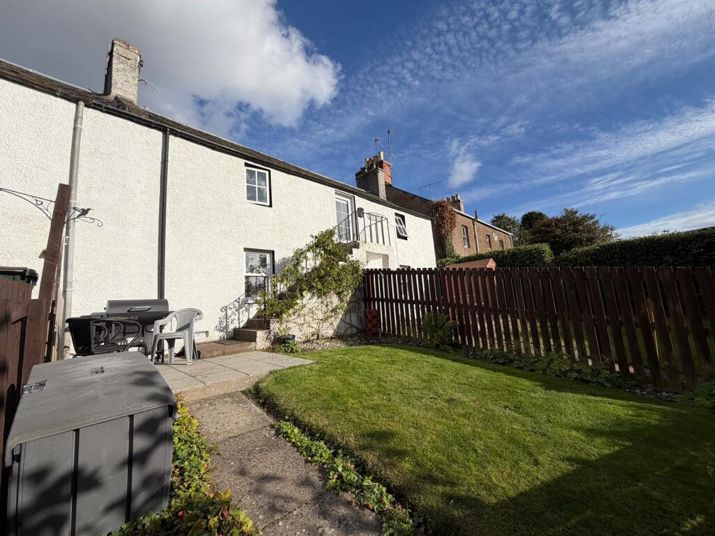 Main image of property: 7 Bridgeton Brae, Almondbank, Perth, Perth And Kinross, PH1 3JZ