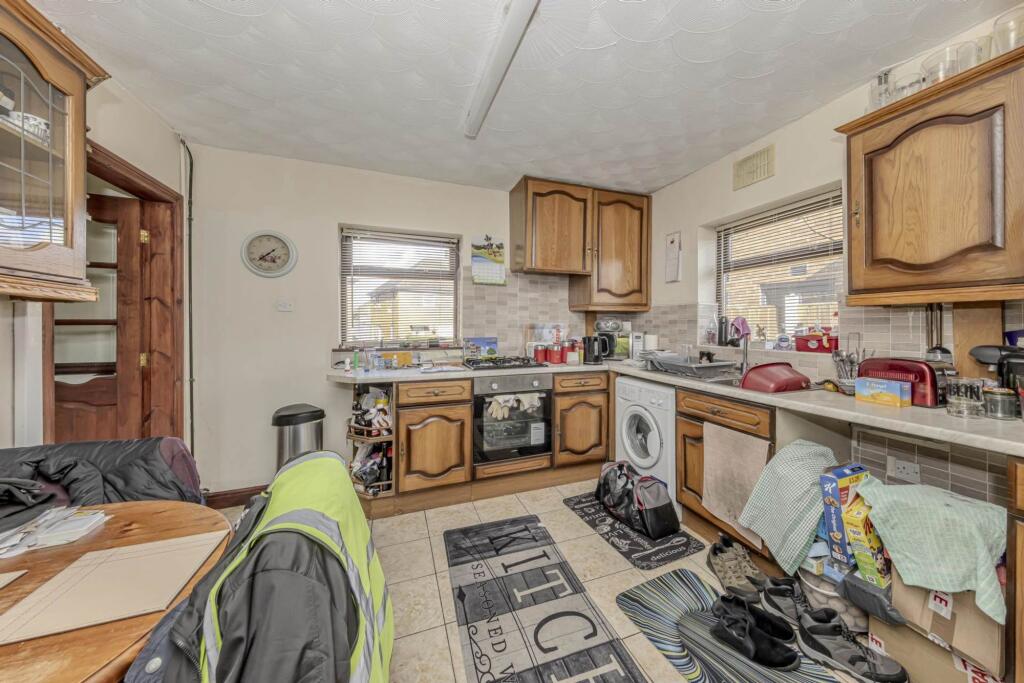 House in Stoke-on-Trent - View 4