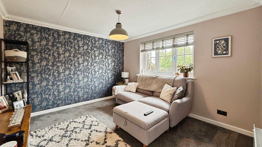 Apartment in Westbury, Leigh Park - View 2