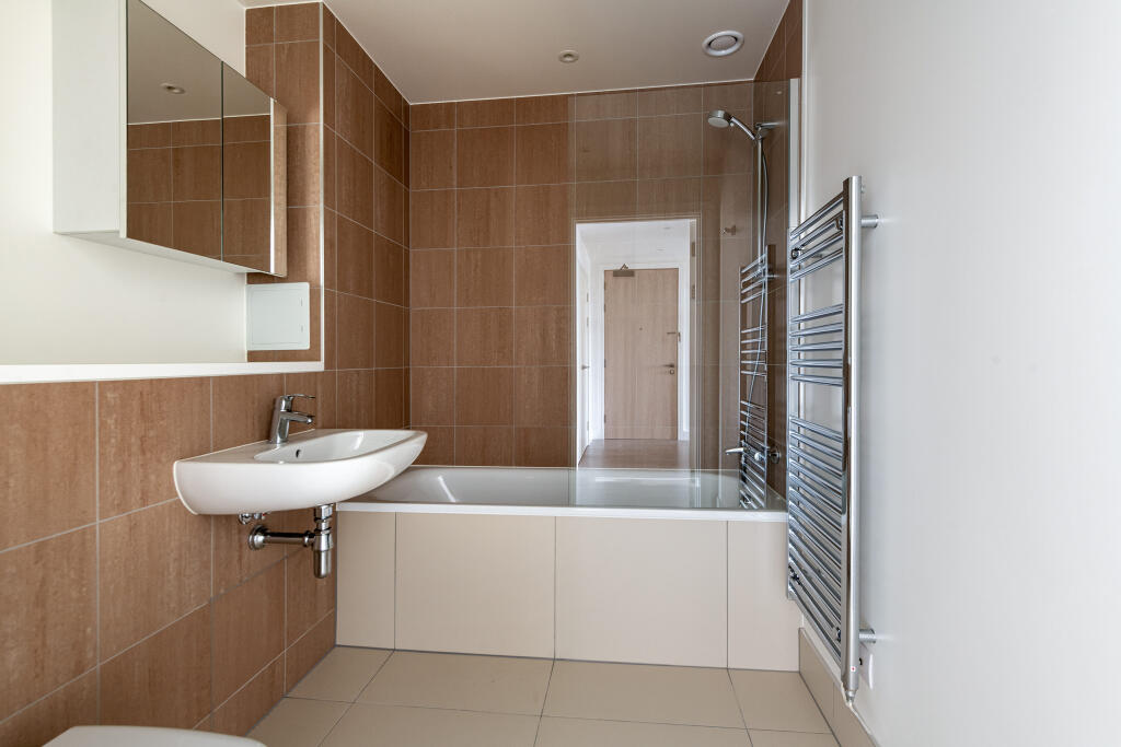 Apartment in Harrow - View 5