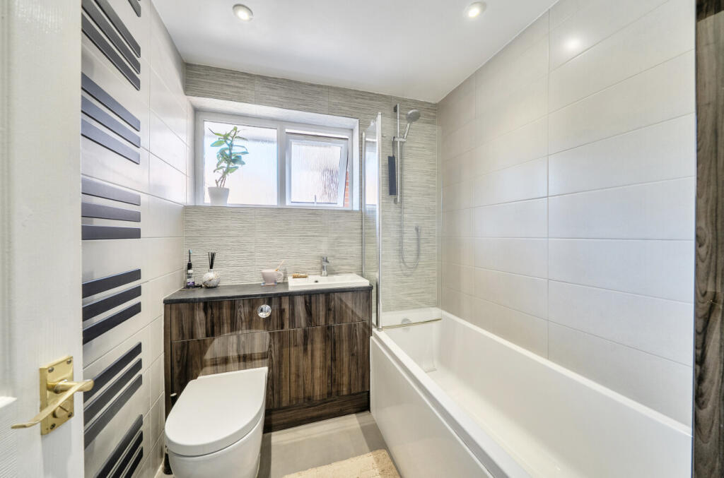 House in Guildford - View 4