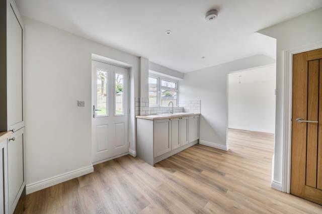 House in Newbury, Wash Common - View 5
